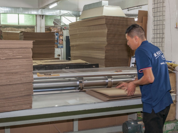 簡單形容mos場效應(yīng)管就是一個電控開關(guān)！